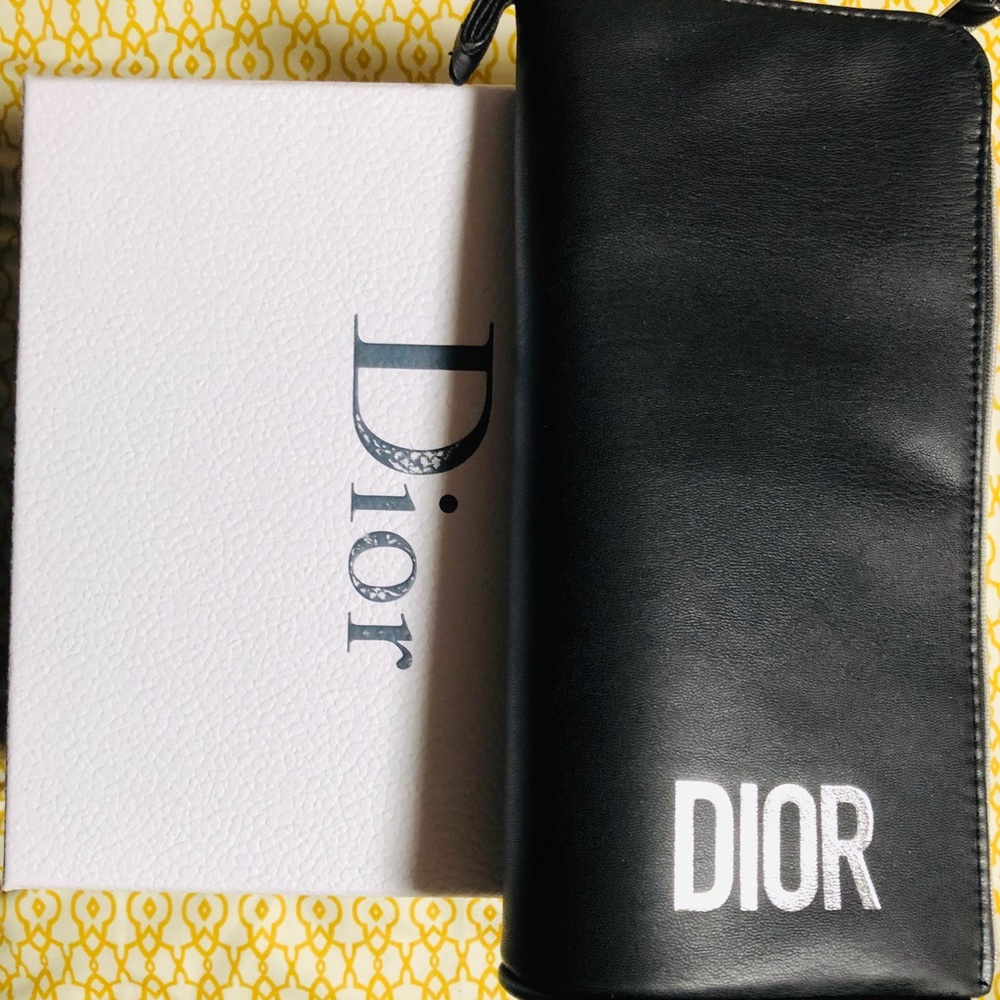 🖤🦋Dior makeup bag